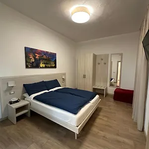  Guest house Residenza Pezzani